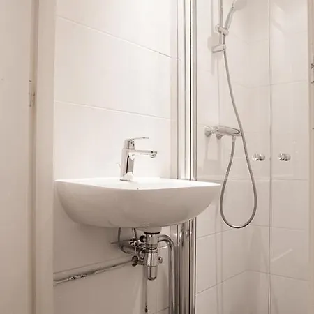 Four Star Apartments - Berkenbosch Blokstraat The Hague Room photo