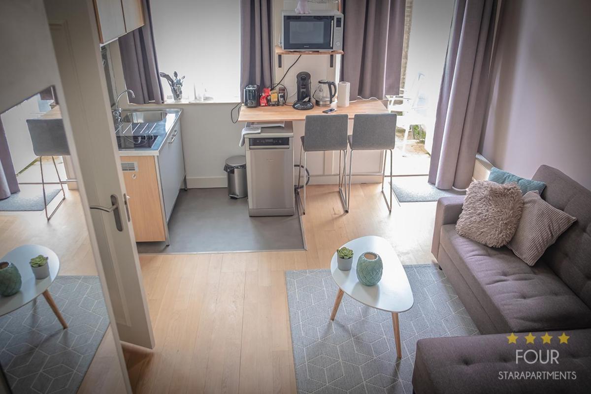 Four Star - Berkenbosch Blokstraat * La Haye